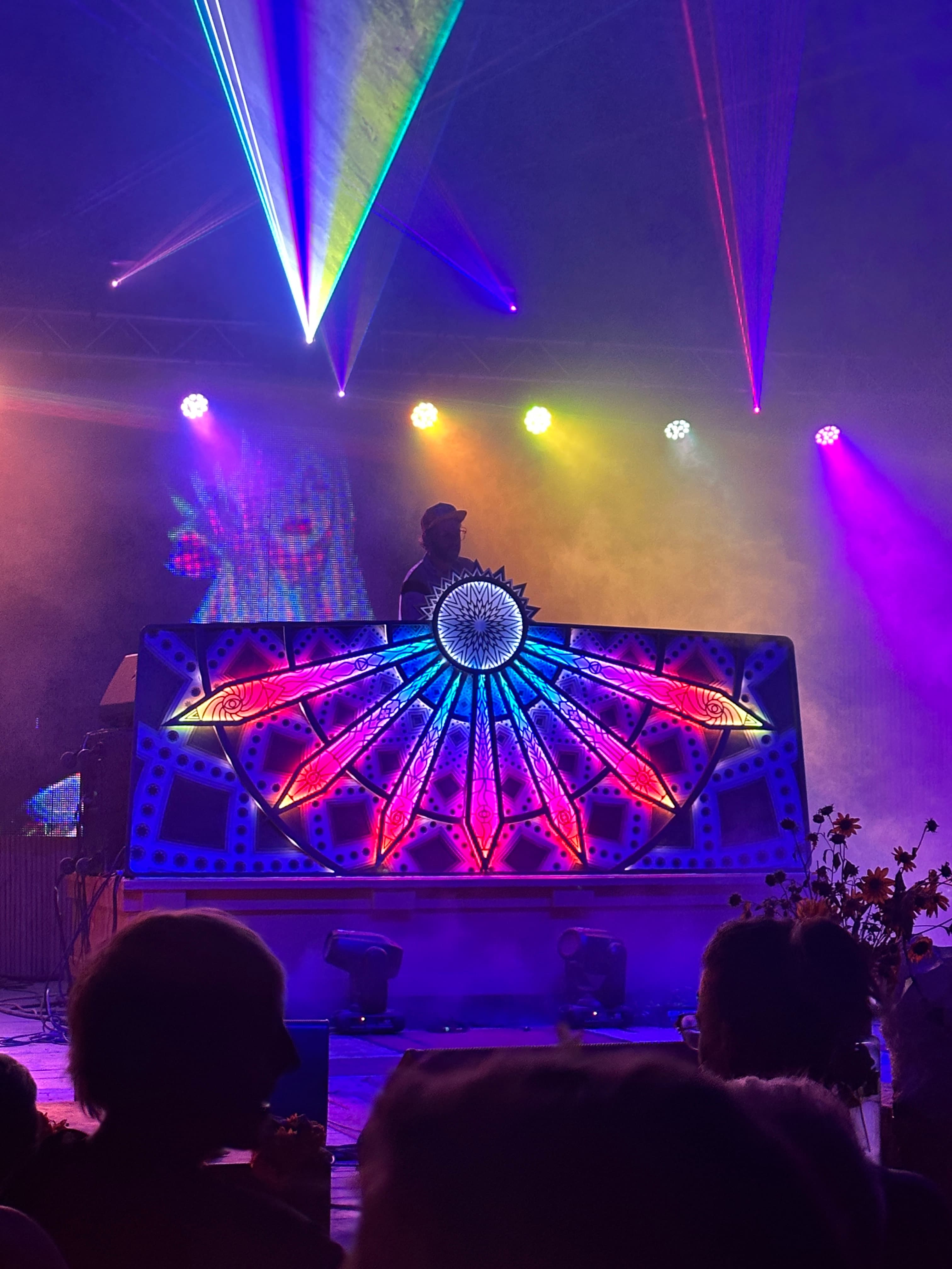 Sunshine facade — detail